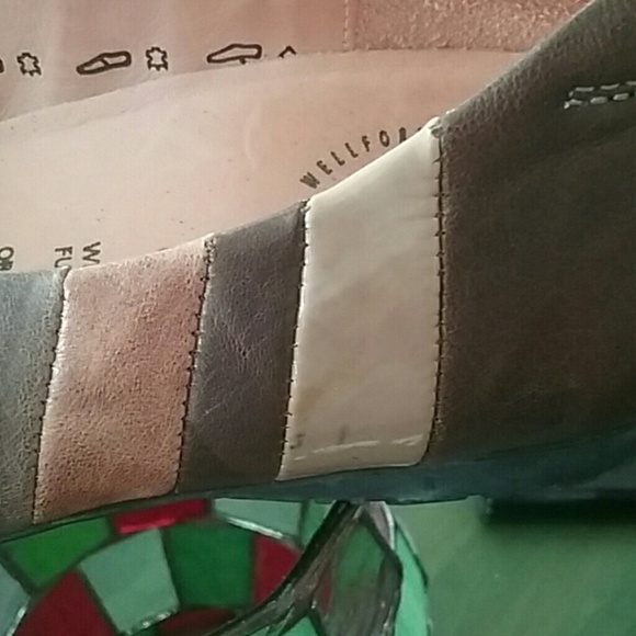 THINK! LEATHER MOCCASINS - Picture 6 of 8